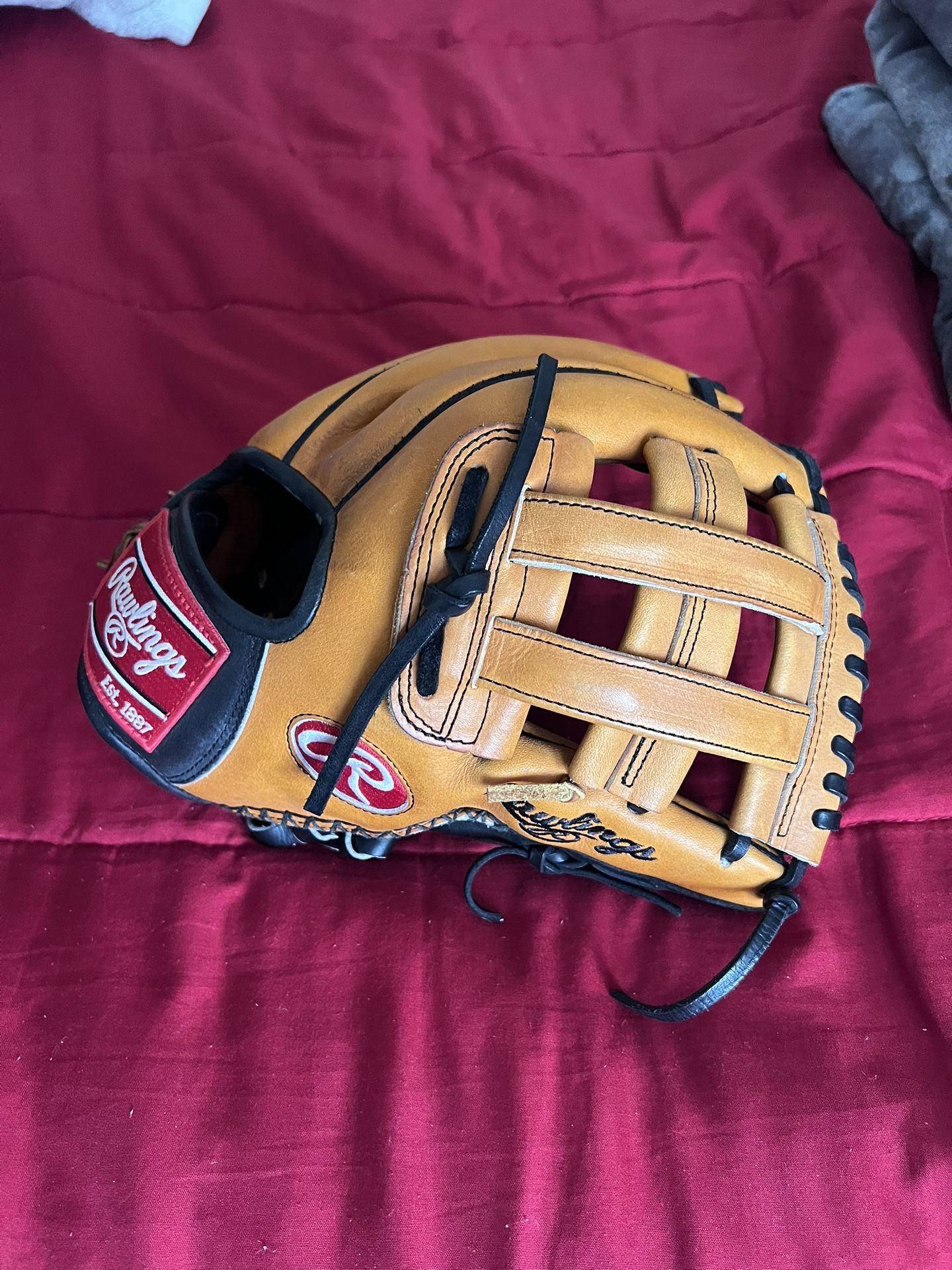 Rawlings Baseball Glove