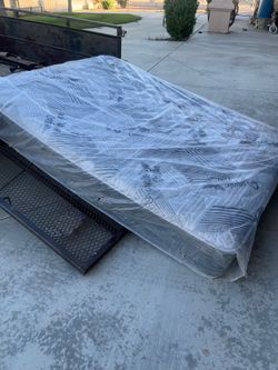 Queen matress