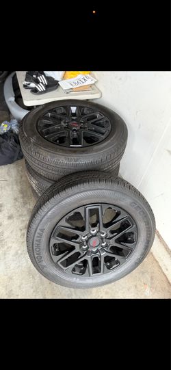 2020 Toyota Sequoia TRD wheels and tires