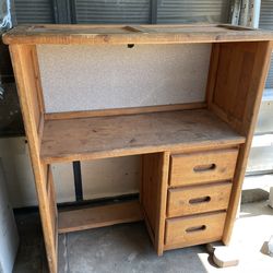Free Wooden Cubby/Desktop