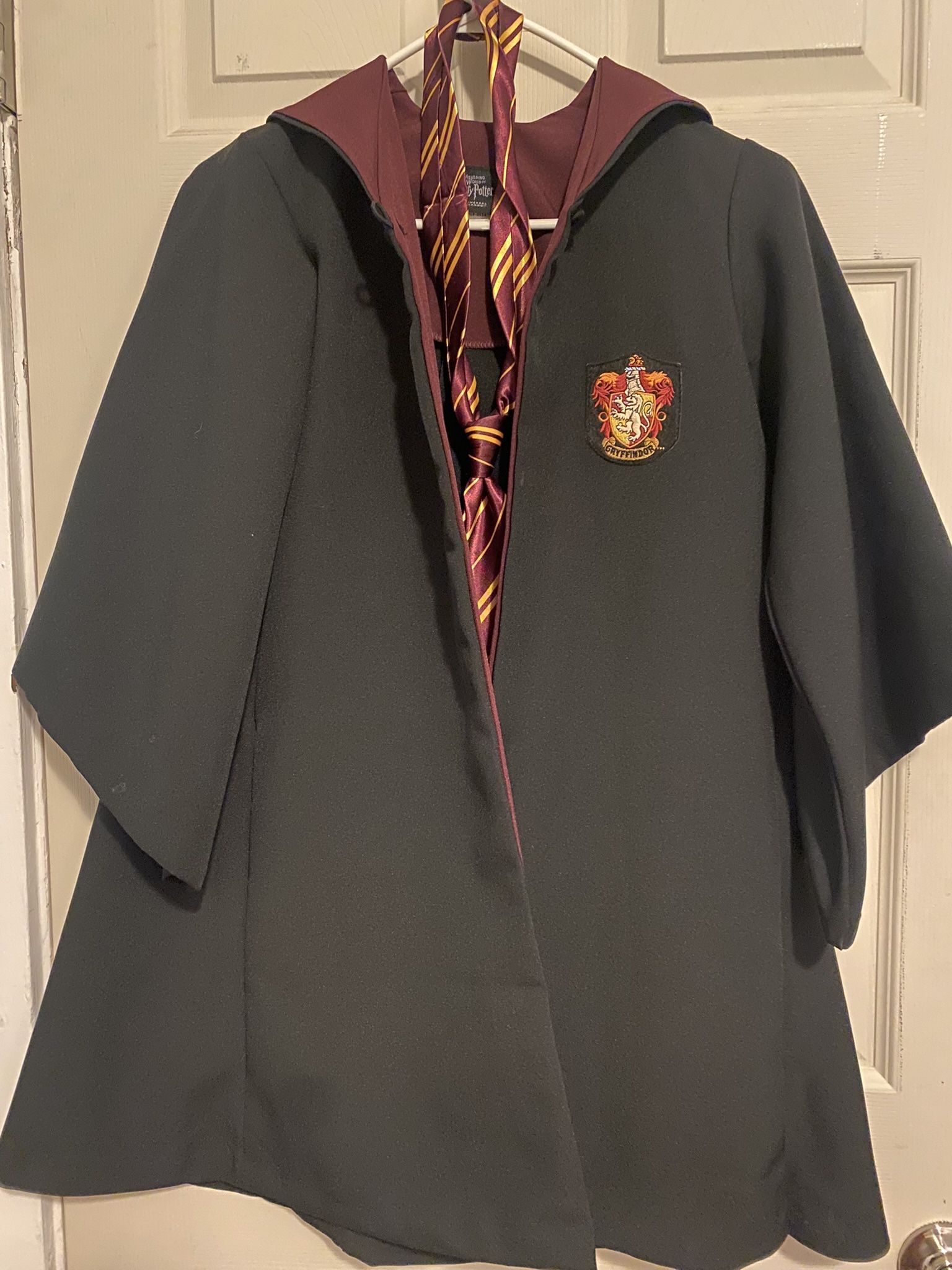 Authentic Harry Potter Gryffindor Robe XXXXS w/Tie