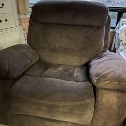 Huge super comfortable brown recliner chair 