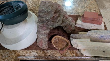 Reptile terrarium accessories