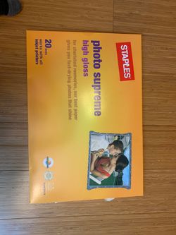 Staples Photo Supreme high gloss paper ( 13x19) 15 sheets