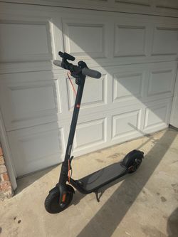 Ninebot Segway Electric Scooter (black)