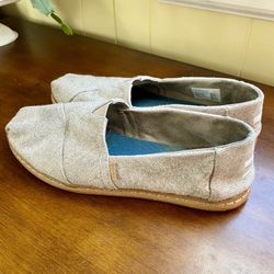 Women’s Size 7.5 Tan Toms Slip On Shoes