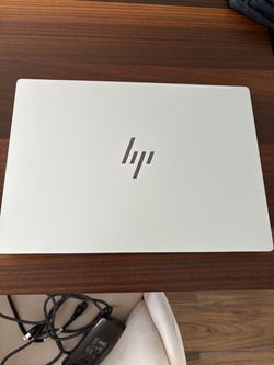 Like New 2026 HP OmniBook 7 16" (Core Ultra 9, 32GB RAM, 2TB SSD) — Under Warranty!