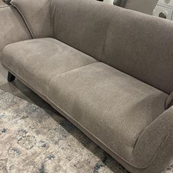 Nayeli Sofa
ACME$10 Down Payment And Financing Available
