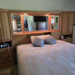 Bedroom Set - 6 Pieces- Solid Oak - King Size