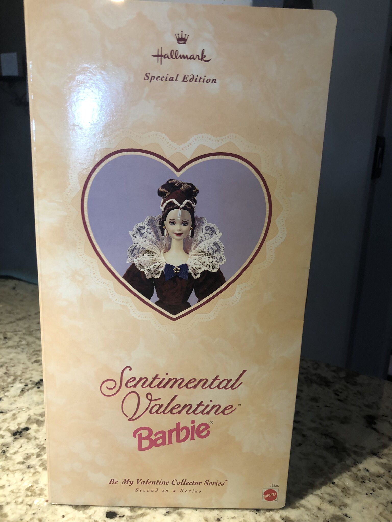 1996 Hallmark Special Edition Sentimental Valentine Barbie 