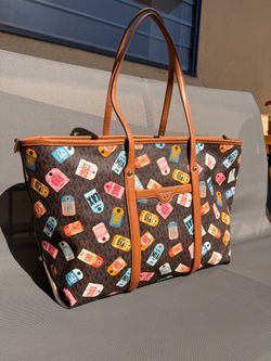 Michael Kors Travel Tag Shoulder Bag