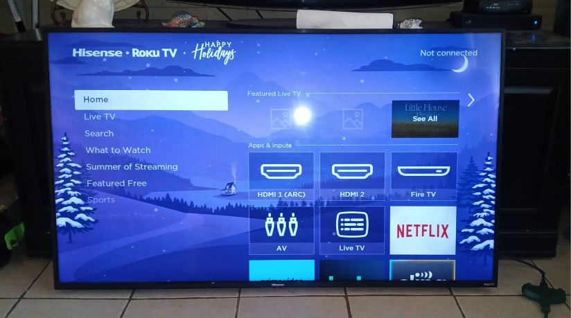 Hisense 55inch Smart TV /Roku TV for Sale.