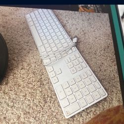 A1243 Apple Keyboard 