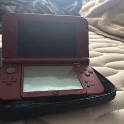 New 3ds Xl ( Not Sure If Working )  OFFER ME 
