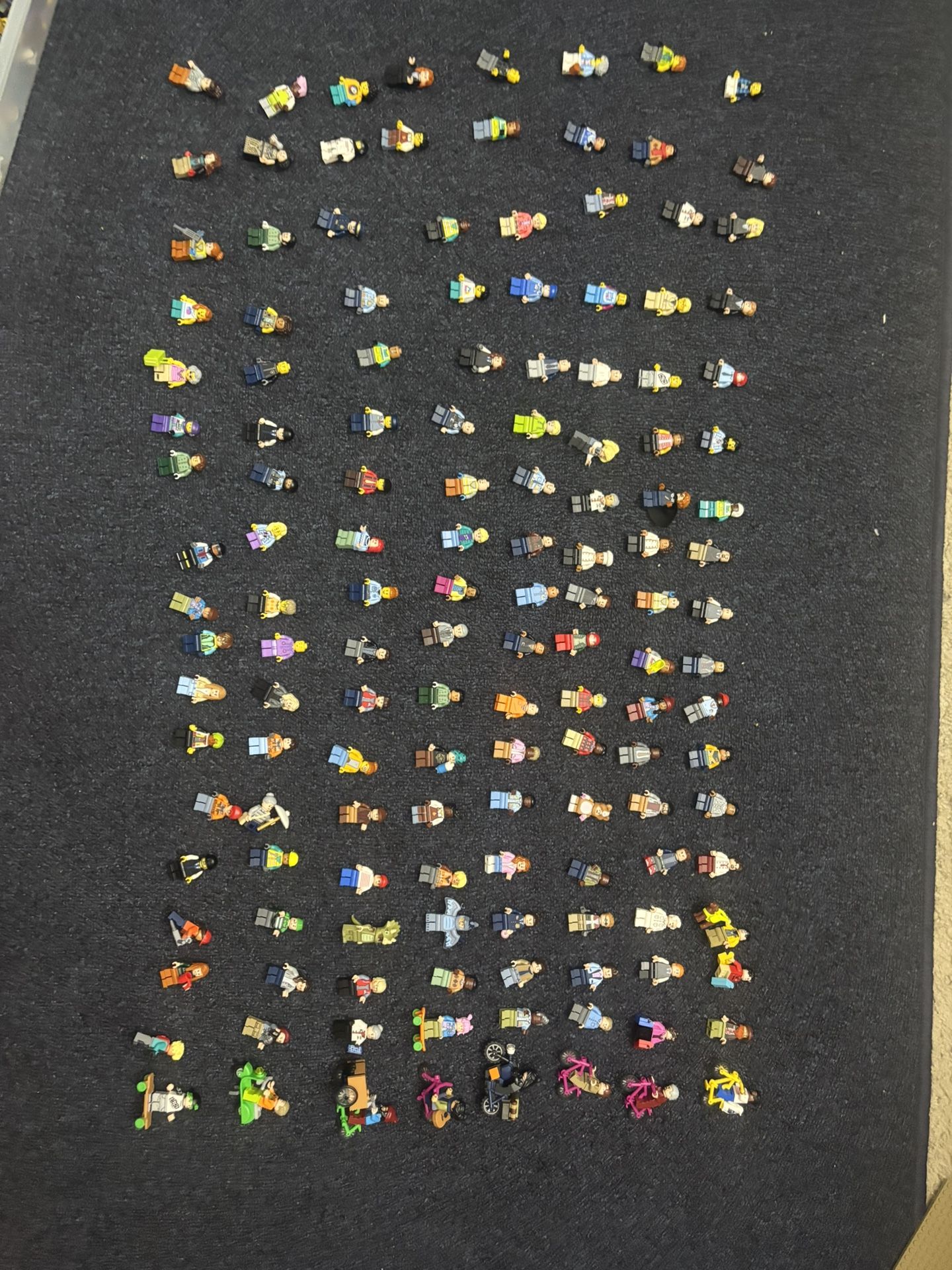 +140 Misc Lego Minifigure Lot