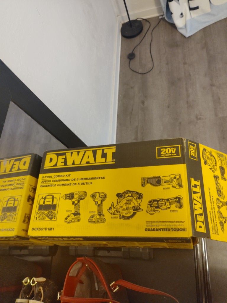 DeWalt 5 Peice Tools Set