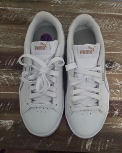 New Woman's Size 6 Puma Shoes
