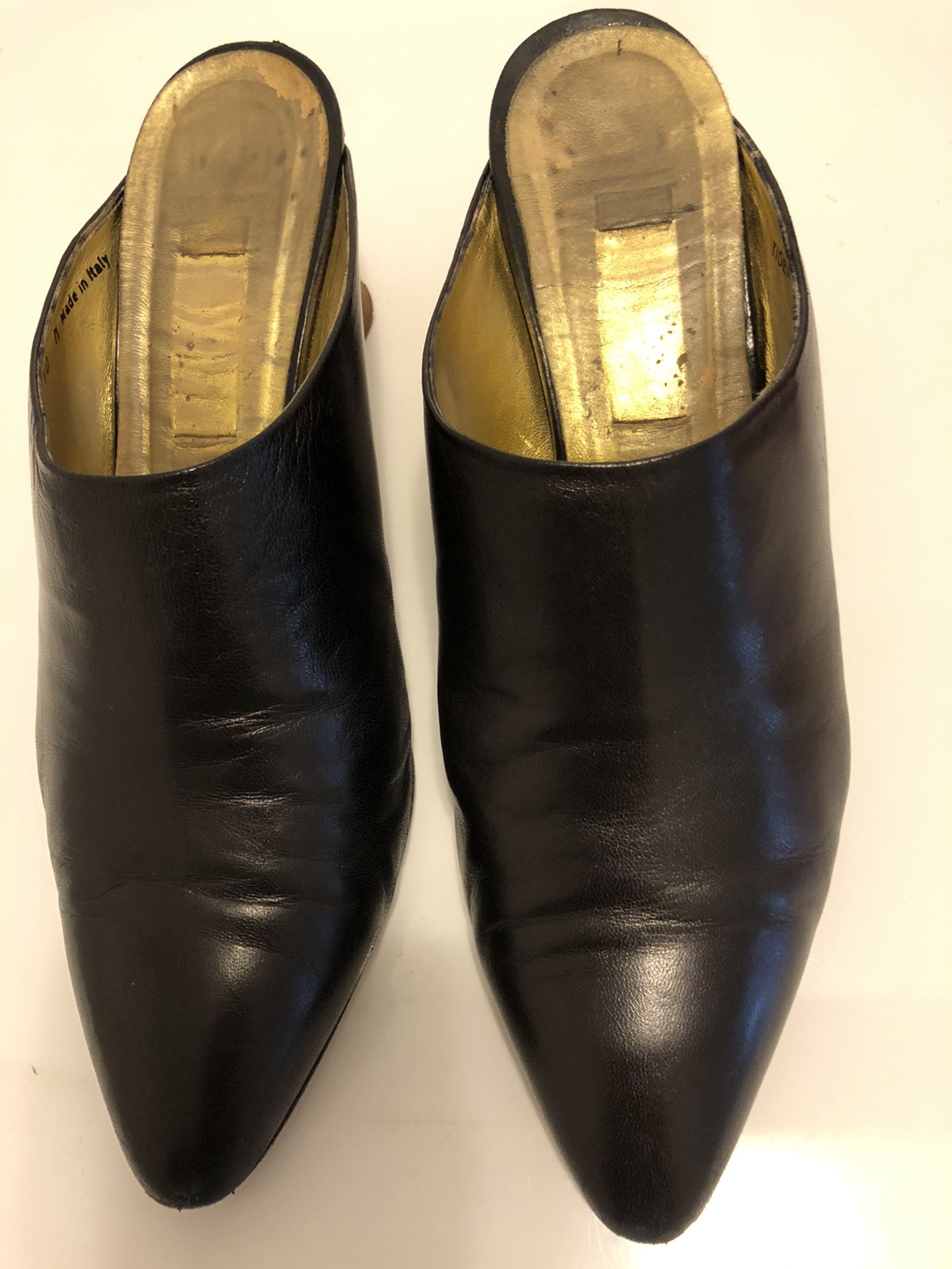 Women’s Black Leather 2 1/2 inch Heels
