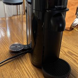 Nespresso Virtuo Deluxe Coffee and Espresso machine