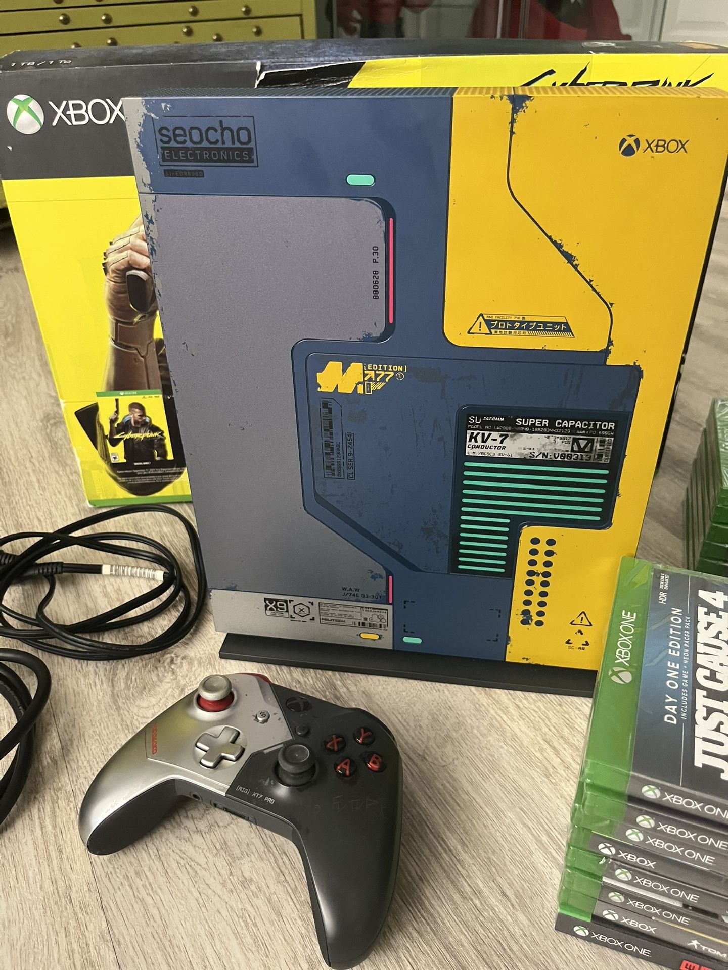 Xbox One Cyberpunk Edition
