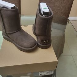 Botas Ugg Nuevas Size 12 Girls 