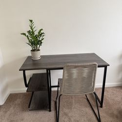 Work Desk + Chair, In Great condition just doesn’t fit in my space