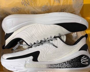 Curry 12 Size 17