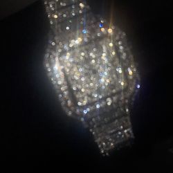 💎 PREMIUM FULLY ICED SILVER WATCH ⏱️ FLOODED WITH SHINE 🕶️ CLEAN ALL-SILVER PIECE  📦 COMES WITH BOX 🚚 FAST SHIPPING (1–3 DAYS)  📲 SERIOUS BUYERS