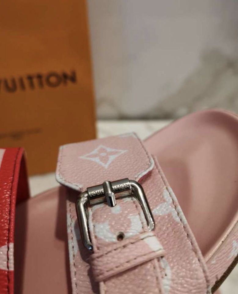 Louis Vuitton Khaki Monogram Giant Canvas Bom Dia Flat Mule Sandals Size  7/37.5 - Yoogi's Closet