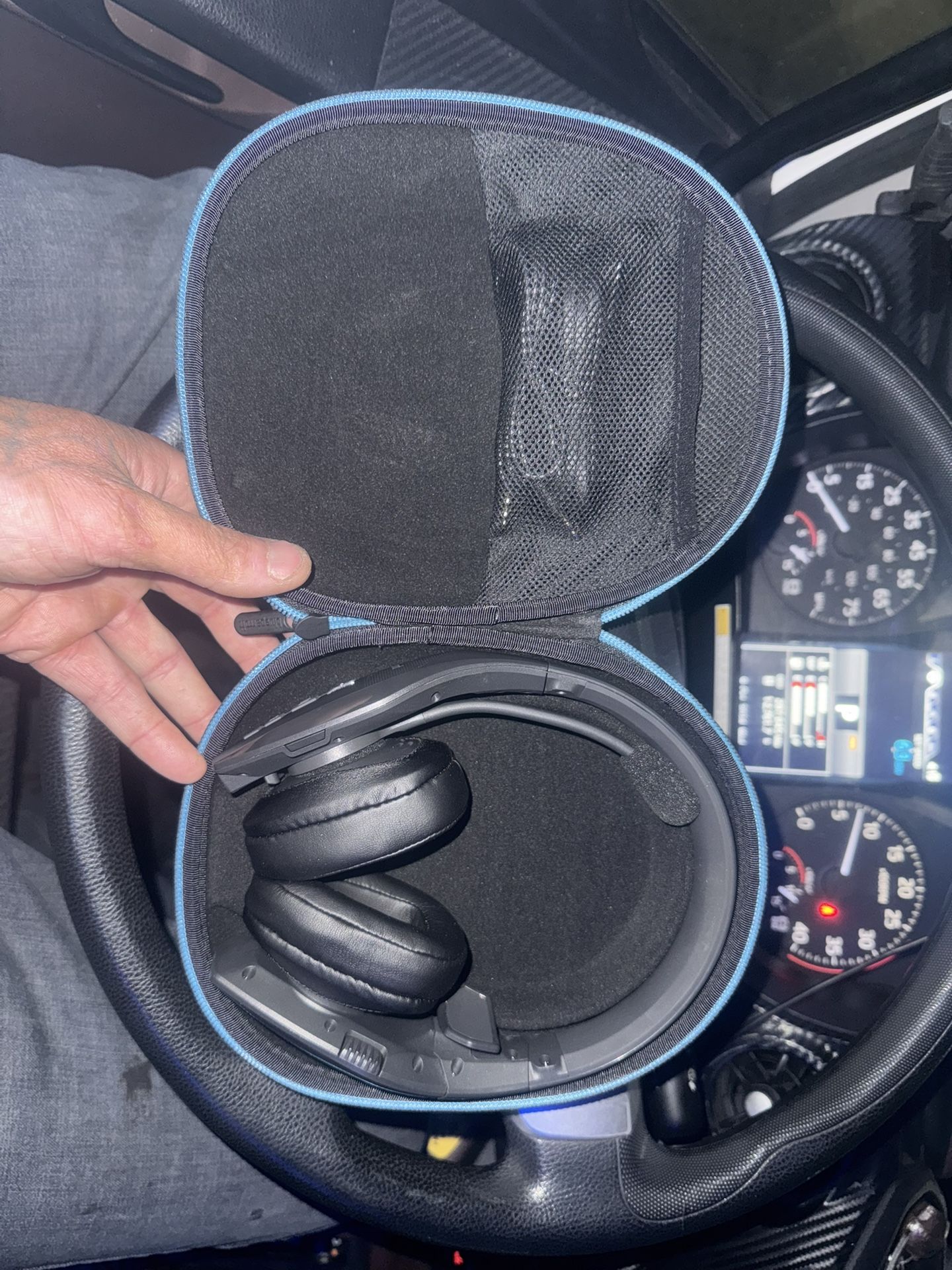 Blue Parrot B650 Wireless Headset