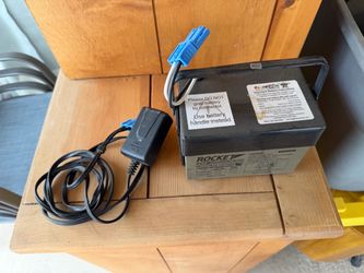 Kid Trax battery and charger for ride on car / truck