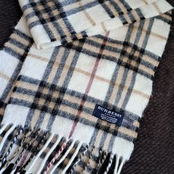 EXCELLENT CONDITION BURBERRY CASHMERE SCARF NO DAMAGE 85$