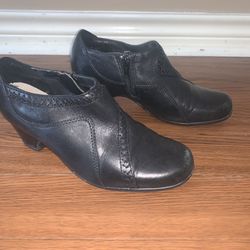 Clark’s Active Wear Woman’s Leather Dress Shoes 