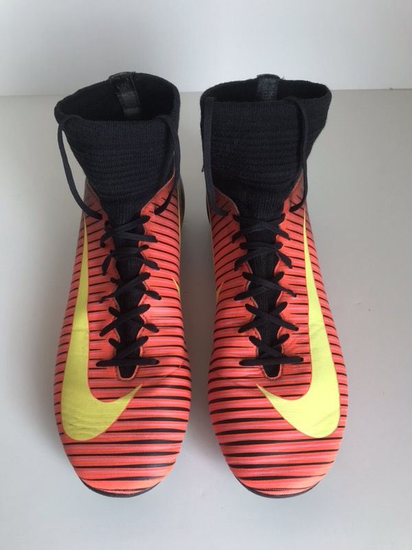 NIKE MERCURIAL SUPERFLY 5 - size 4Y