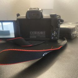 Canon M50 Mark II Mirrorless Digital Camera with 15-45mm Lens+ 128GB