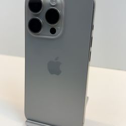 Apple iPhone 15 PRO 128gb. ( Fully Unlocked )