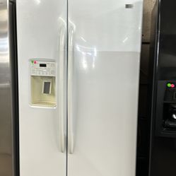 GE 25 Ft.³ Side-By-Side Refrigerator. Guaranteed.