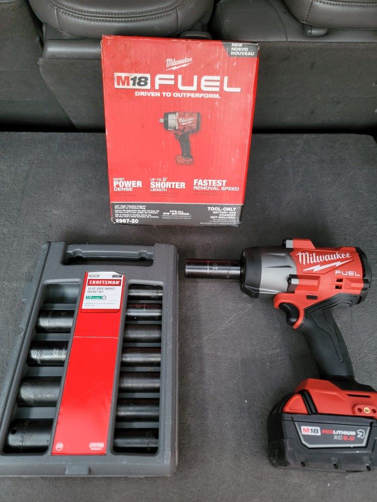 Milwaukee 1/2" High Impact Gun With Sockets