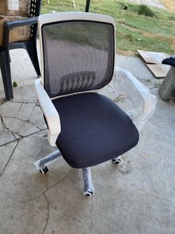 Bluera office chair brand new firm on the price