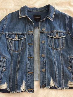Women’s Dark wash ripped jean jacket size small