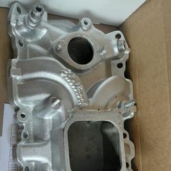 Intake Manifold SBC edlebrock Torker II