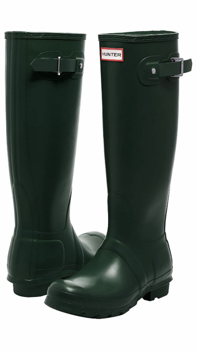 HUNTER Brand. Original Tall Water Proof Rain Boot. (Woman) Retail Price at the Store $150-$160 plus tax !! BRAND NEW, NEVER USED !!! Size8.