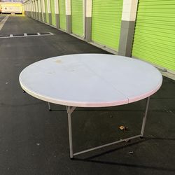 folding table
