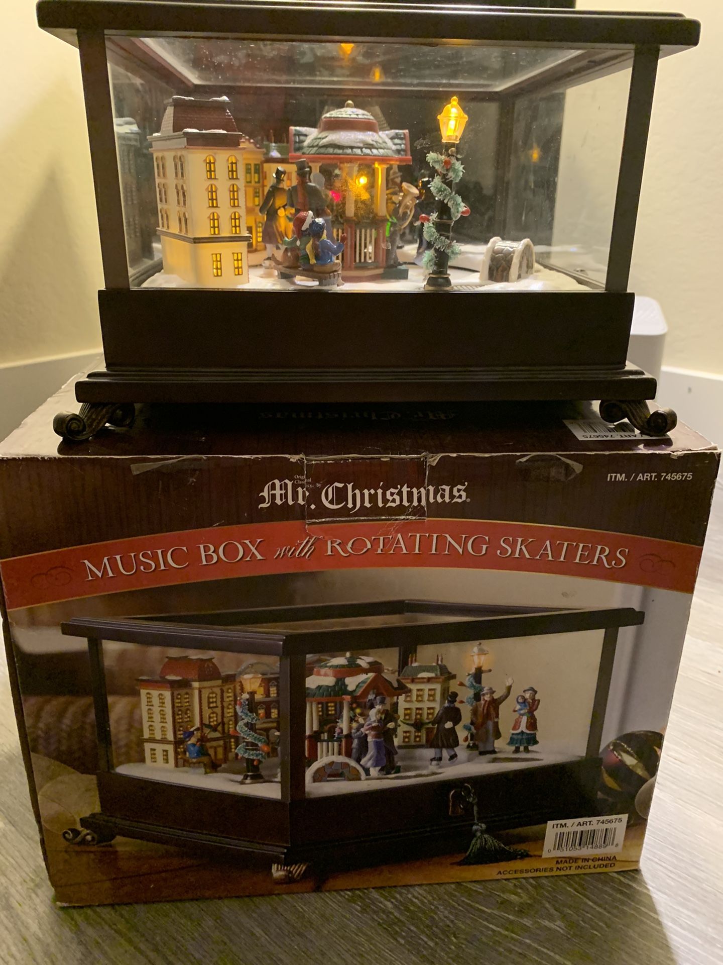 Mr. Christmas Electronic Music Box: A Joyful Lullaby Mr. Christmas