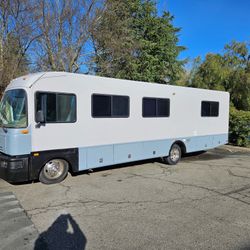 1995 Fleetwood Bounder 34J Chevy