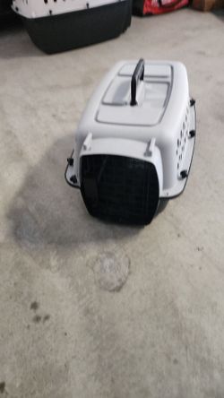Dog crate