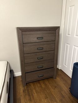 Dresser