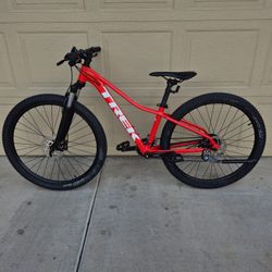 TREK MARLIN 5 MOUNTAIN BIKE (XSMALL FRAME)