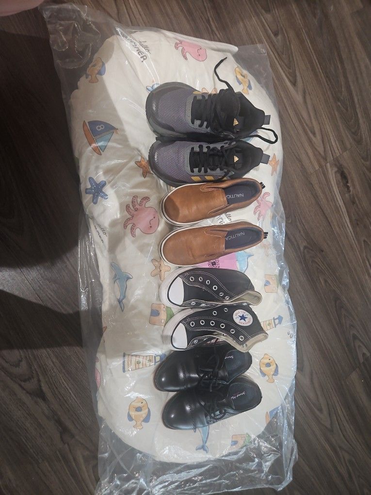 Kids Shoes Size 12