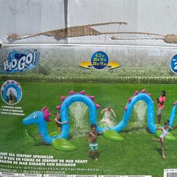Like New H2O Go Giant Sea Serpent Kids Inflatable Sprinkler